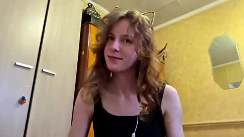 Snapshot of lucyzachar chatting on 13, 4, 2026 Sofia online show from 13, 4, 2026