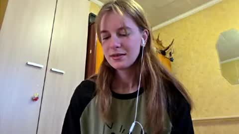 Snapshot of lucyzachar chatting on 22, 4, 2026 Sofia online show from 22, 4, 2026