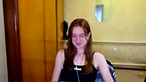 Snapshot of lucyzachar chatting on 7, 5, 2026 Sofia online show from 7, 5, 2026