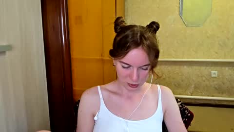 Snapshot of lucyzachar chatting on 16, 5, 2026 Sofia online show from 16, 5, 2026