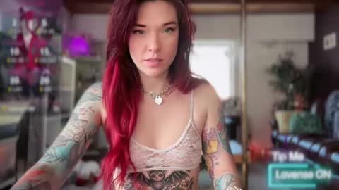 Luubeam             INSTA luubeammm TWITTER lunaisreallycu1 online show from 6, 4, 2026
