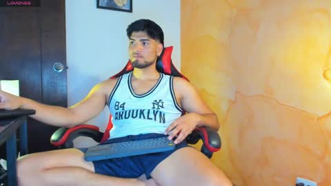 Snapshot of lugix chatting on 8, 5, 2026 luigi online show from 8, 5, 2026