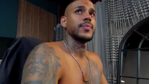 Luigi Vitale online show from 9, 12, 2024