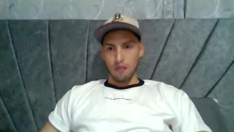 Snapshot of luis_vergon__ chatting on 5, 8, 2026 luis_vergon__ online show from 5, 8, 2026