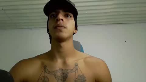 Snapshot of luisadrianguzmansantander5 chatting on 24, 10, 2025 luisadrianguzmansantander5 online show from 24, 10, 2025