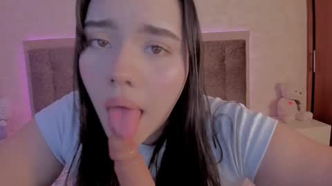 Snapshot of luisagiraldo_ chatting on 2, 10, 2025 Luisa Giraldo online show from 2, 10, 2025