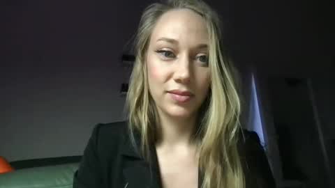 Snapshot of luiva13 chatting on 24, 1, 2025 luiva13 online show from 24, 1, 2025
