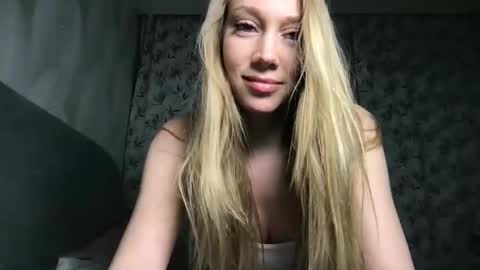 Snapshot of luiva13 chatting on 5, 2, 2025 luiva13 online show from 5, 2, 2025
