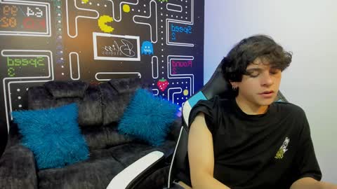 Snapshot of luke_howland chatting on 2, 12, 2024 Luke online show from 2, 12, 2024