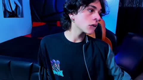 Snapshot of luke_howland chatting on 28, 1, 2025 Luke online show from 28, 1, 2025