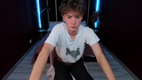 Snapshot of luke_sweet chatting on 24, 11, 2025 Luke online show from 24, 11, 2025