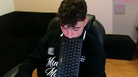 lukeboyce online show from 17, 4, 2026