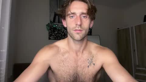 Snapshot of lukegunn22 chatting on 14, 12, 2025 MR. Luke Gunn online show from 14, 12, 2025