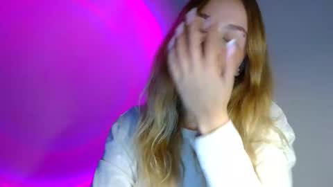 Lulu Baby18 online show from 15, 9, 2025