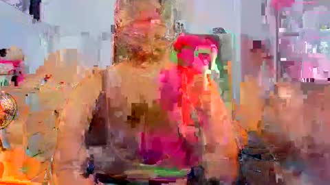 Snapshot of lulu_f1 chatting on 11, 11, 2025 ferrer online show from 11, 11, 2025