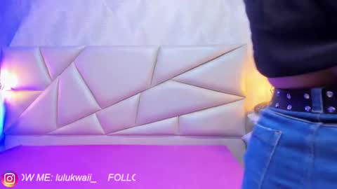 Snapshot of lulu_kawai chatting on 15, 12, 2025 lulu online show from 15, 12, 2025