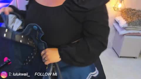 Snapshot of lulu_kawai chatting on 20, 12, 2025 lulu online show from 20, 12, 2025