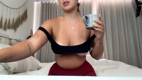 Snapshot of lululovessu chatting on 23, 12, 2025 LuLu online show from 23, 12, 2025