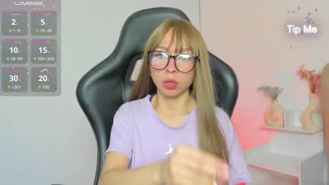 luluuberry online show from 14, 11, 2025