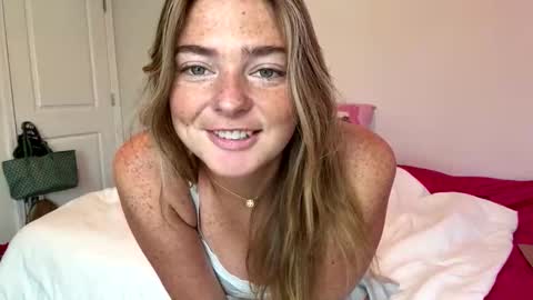 Snapshot of luluxoxo3 chatting on 4, 6, 2026 Lulu online show from 4, 6, 2026
