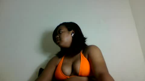Snapshot of lumira_belle chatting on 6, 7, 2026 lumira_belle online show from 6, 7, 2026