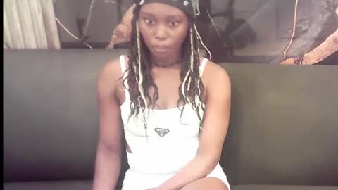 Snapshot of luna253951 chatting on 2, 7, 2026 luna253951 online show from 2, 7, 2026