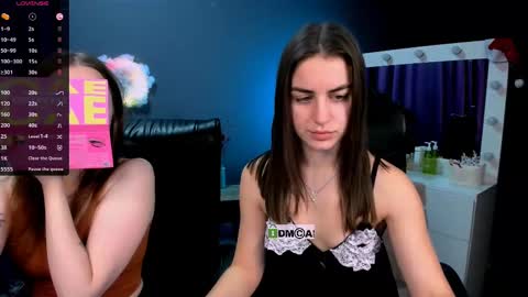 luna_berryy online show from 11, 2, 2025