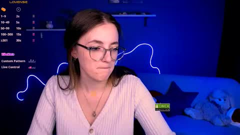 luna_berryy online show from 12, 2, 2025