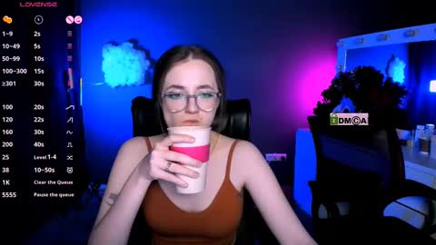 luna_berryy online show from 26, 2, 2025