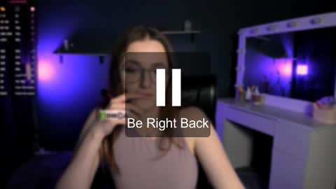 luna_berryy online show from 12, 3, 2025