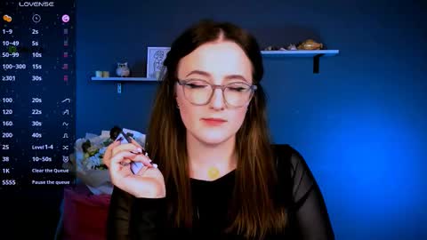 luna_berryy online show from 5, 11, 2025