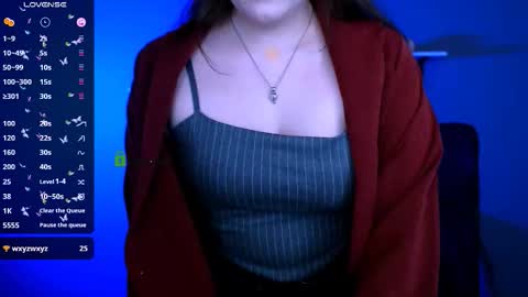 luna_berryy online show from 21, 11, 2025