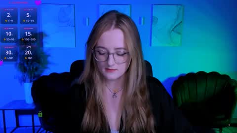 luna_berryy online show from 10, 3, 2026