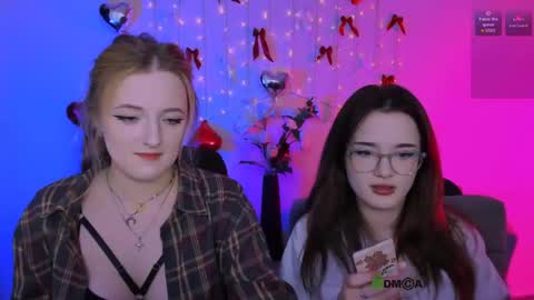 luna_berryy online show from 18, 4, 2026