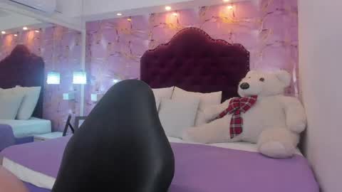 Snapshot of luna_bloomm_ chatting on 9, 5, 2026 Luna Bloom online show from 9, 5, 2026