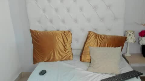 Snapshot of luna_bloomm_ chatting on 16, 5, 2026 Luna Bloom online show from 16, 5, 2026