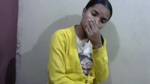 Snapshot of luna_cherry0 chatting on 21, 5, 2026 Laura online show from 21, 5, 2026