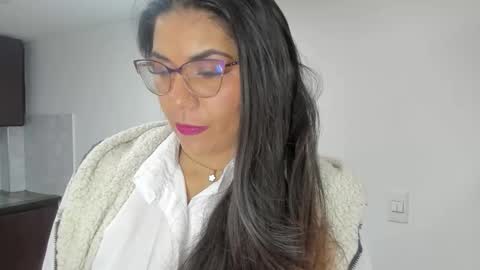 Snapshot of luna_dumont chatting on 24, 4, 2026 luna online show from 24, 4, 2026