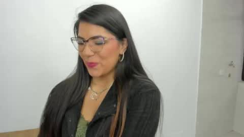 Snapshot of luna_dumont chatting on 14, 5, 2026 luna online show from 14, 5, 2026