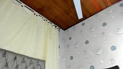 Luna Eva online show from 22, 1, 2025