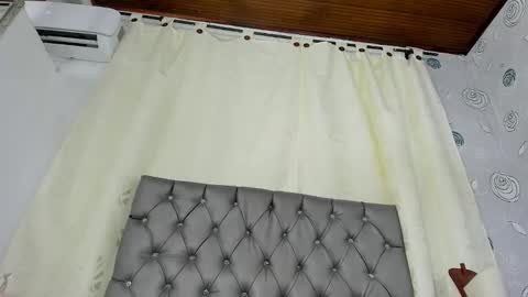 Luna Eva online show from 4, 2, 2025