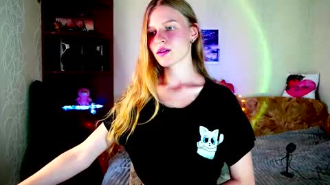 luna_evan online show from 24, 9, 2025