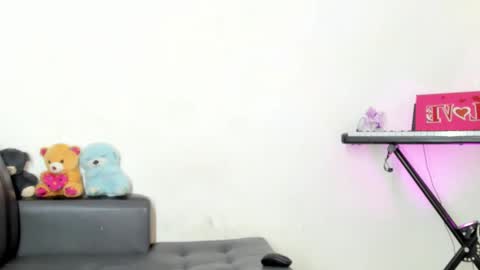 Snapshot of luna_fioree chatting on 4, 12, 2025 Luna Fioree online show from 4, 12, 2025