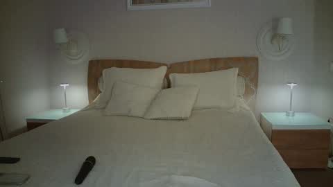 luna_hoti online show from 4, 12, 2025