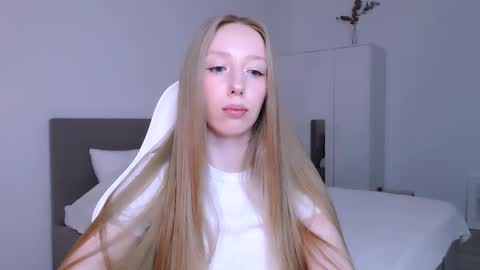 Snapshot of luna_insanity chatting on 11, 11, 2025 Luna online show from 11, 11, 2025