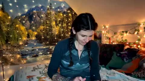 Snapshot of luna_leena chatting on 20, 12, 2024 Aspen online show from 20, 12, 2024