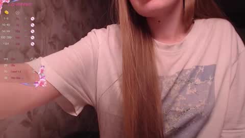 Snapshot of luna_loveisgood chatting on 14, 10, 2025 Luna online show from 14, 10, 2025