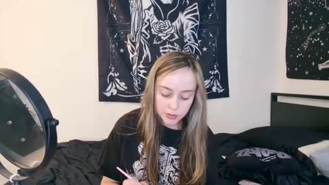 Luna online show from 3, 10, 2025