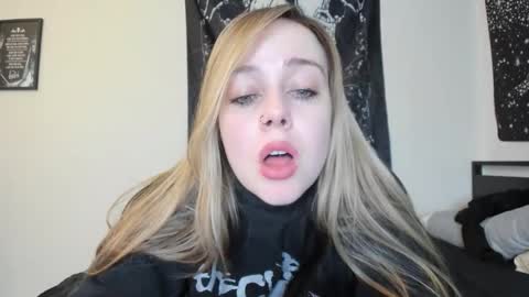 Luna online show from 18, 11, 2025