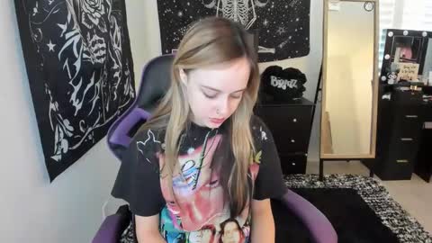 Luna online show from 17, 12, 2025